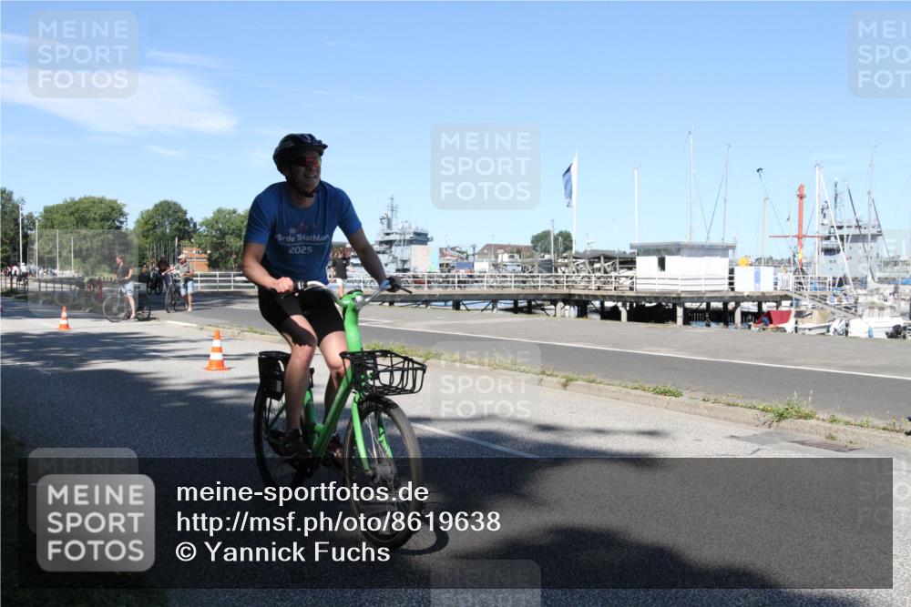 17.08.2025 - KN Förde Triathlon 2025 Yannick Fuchs http://msf.ph/oto/8619638 17.08.2025 13:27:27 Radfahren 490, 492 meine-sportfotos.de
