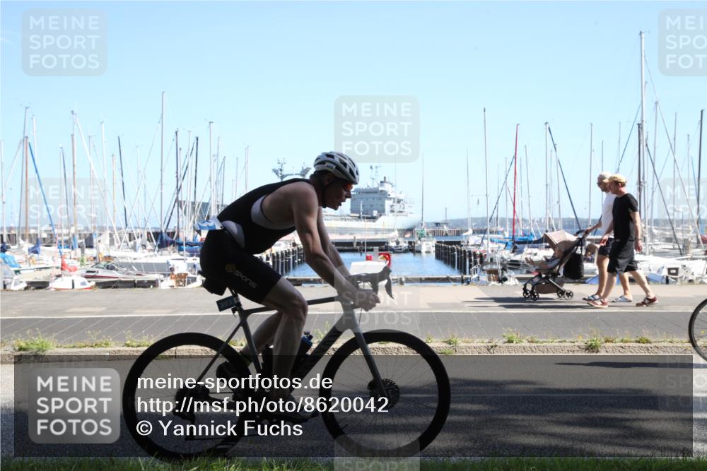 17.08.2025 - KN Förde Triathlon 2025 Yannick Fuchs http://msf.ph/oto/8620042 17.08.2025 11:26:27 Radfahren 303, 323, 352, 380, 626 meine-sportfotos.de
