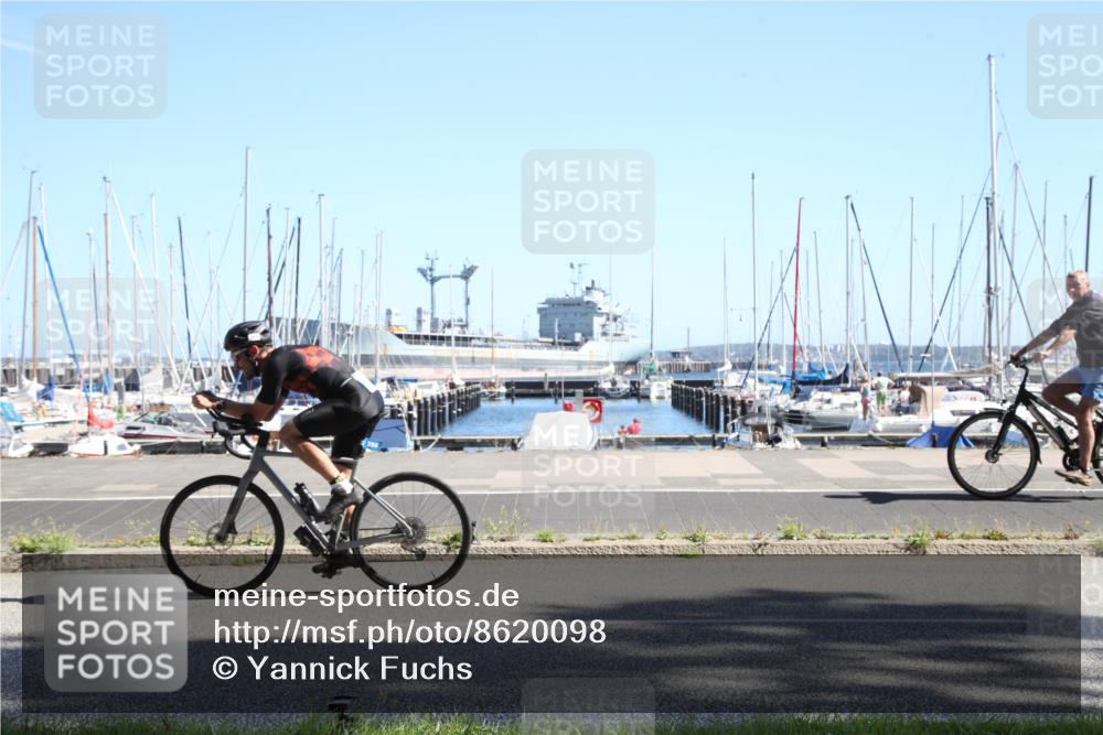 17.08.2025 - KN Förde Triathlon 2025 Yannick Fuchs http://msf.ph/oto/8620098 17.08.2025 11:29:06 Radfahren 335, 358 meine-sportfotos.de