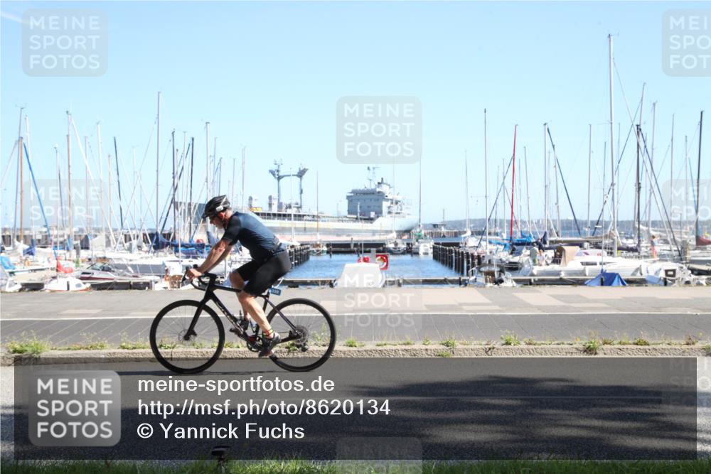 17.08.2025 - KN Förde Triathlon 2025 Yannick Fuchs http://msf.ph/oto/8620134 17.08.2025 11:30:30 Radfahren 272, 278, 279, 338 meine-sportfotos.de