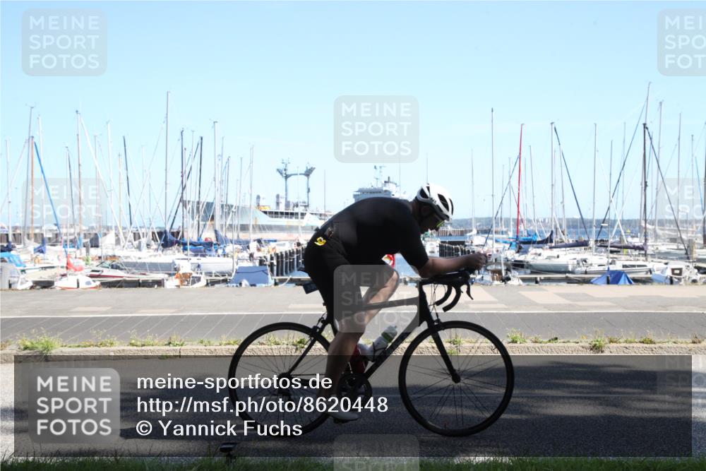 17.08.2025 - KN Förde Triathlon 2025 Yannick Fuchs http://msf.ph/oto/8620448 17.08.2025 11:43:41 Radfahren 334, 339 meine-sportfotos.de
