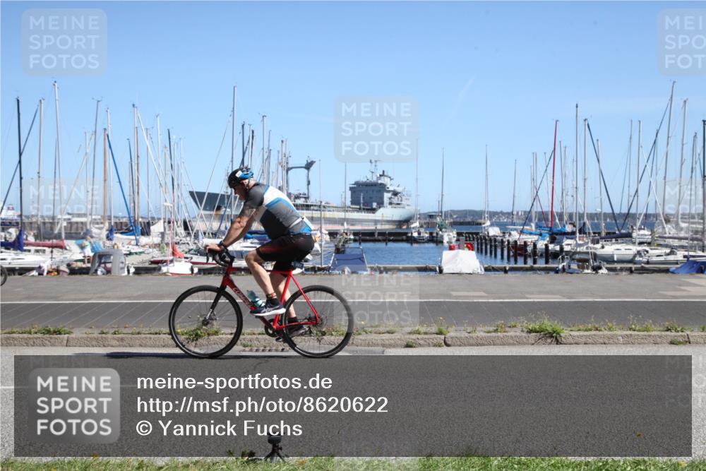 17.08.2025 - KN Förde Triathlon 2025 Yannick Fuchs http://msf.ph/oto/8620622 17.08.2025 11:59:42 Radfahren 363, 367 meine-sportfotos.de