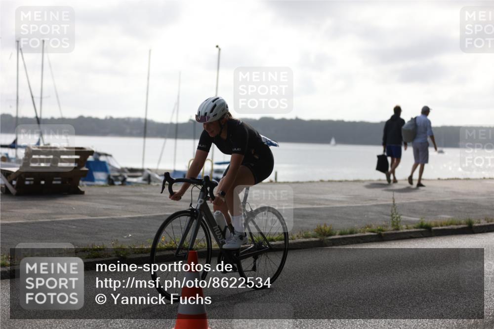 17.08.2025 - KN Förde Triathlon 2025 Yannick Fuchs http://msf.ph/oto/8622534 17.08.2025 09:49:35 Radfahren 110, 140, 153, 158, 179, 185, 240, 241, 153, 158, 173, 181, 185, 240 meine-sportfotos.de