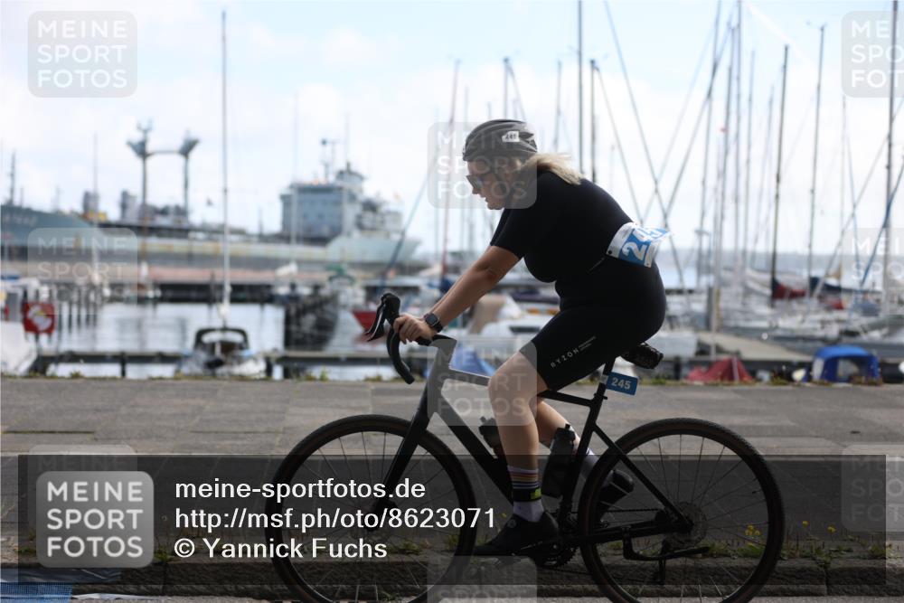 17.08.2025 - KN Förde Triathlon 2025 Yannick Fuchs http://msf.ph/oto/8623071 17.08.2025 09:54:55 Radfahren 111, 145, 163, 170, 188, 245, 130, 151, 163, 212 meine-sportfotos.de