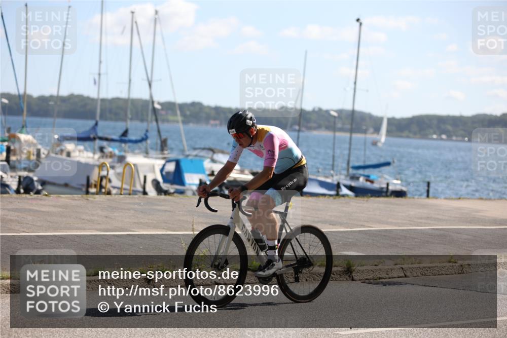 17.08.2025 - KN Förde Triathlon 2025 Yannick Fuchs http://msf.ph/oto/8623996 17.08.2025 11:21:23 Radfahren 325, 331, 363, 390, 620, 639, 270, 343 meine-sportfotos.de
