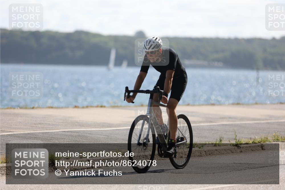 17.08.2025 - KN Förde Triathlon 2025 Yannick Fuchs http://msf.ph/oto/8624078 17.08.2025 11:24:19 Radfahren 263, 271, 329, 350, 354, 642, 345, 353, 619 meine-sportfotos.de