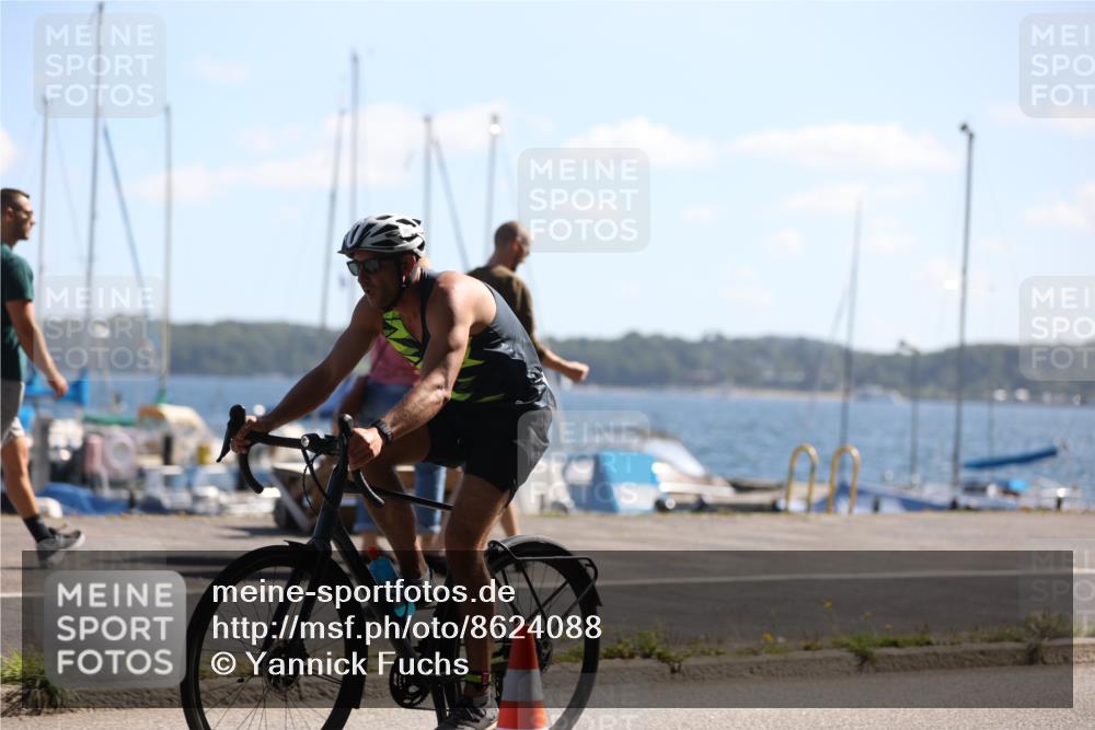 17.08.2025 - KN Förde Triathlon 2025 Yannick Fuchs http://msf.ph/oto/8624088 17.08.2025 11:24:29 Radfahren 281, 326, 329, 352, 371, 380, 616, 263, 271, 329, 350, 354 meine-sportfotos.de