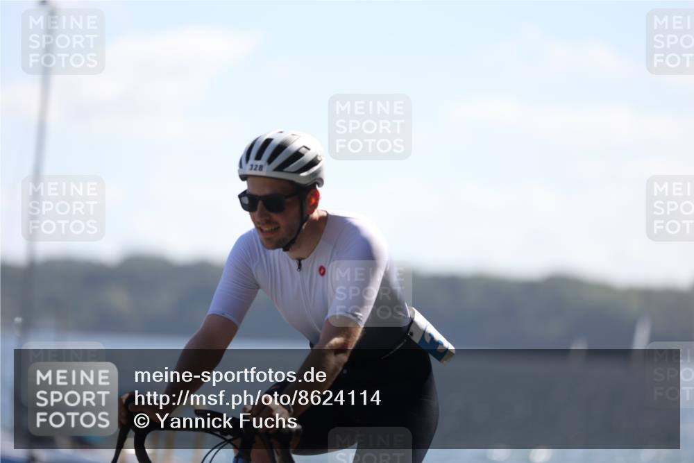 17.08.2025 - KN Förde Triathlon 2025 Yannick Fuchs http://msf.ph/oto/8624114 17.08.2025 11:24:58 Radfahren 284, 300, 306, 328, 356, 373, 606, 635, 306, 389 meine-sportfotos.de