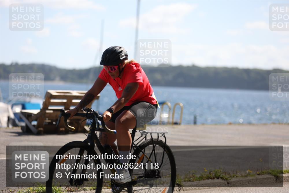 17.08.2025 - KN Förde Triathlon 2025 Yannick Fuchs http://msf.ph/oto/8624118 17.08.2025 11:25:04 Radfahren 284, 300, 308, 309, 356, 374, 606, 613, 638, 306, 328, 356, 373, 635 meine-sportfotos.de