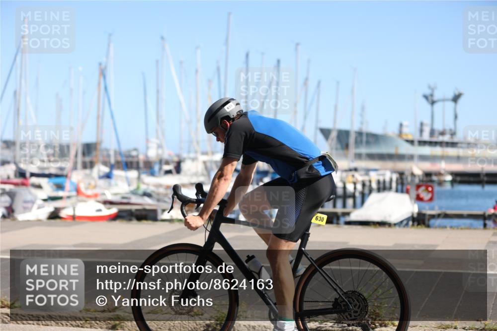17.08.2025 - KN Förde Triathlon 2025 Yannick Fuchs http://msf.ph/oto/8624163 17.08.2025 11:25:35 Radfahren 288, 296, 307, 349, 372, 610, 617, 630, 632, 633, 261, 285, 295, 330, 377, 629, 632 meine-sportfotos.de