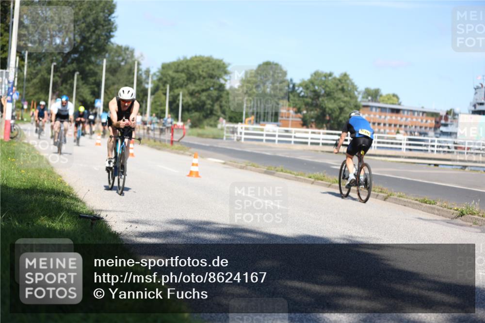 17.08.2025 - KN Förde Triathlon 2025 Yannick Fuchs http://msf.ph/oto/8624167 17.08.2025 11:25:36 Radfahren 288, 296, 307, 349, 372, 610, 617, 630, 633, 261, 285, 295, 377, 617, 629, 630, 632 meine-sportfotos.de