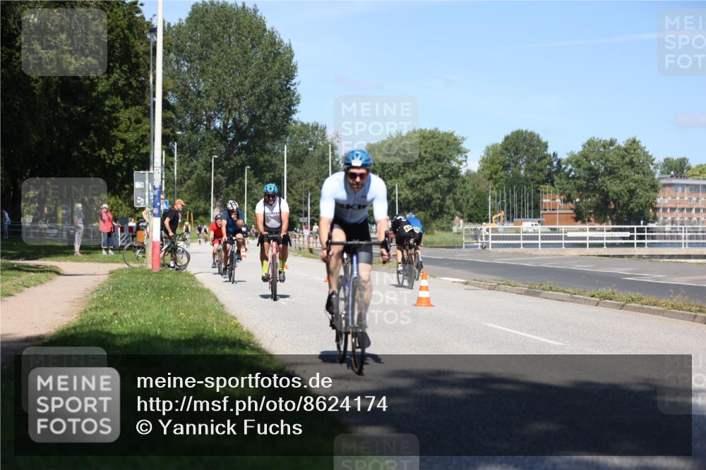 17.08.2025 - KN Förde Triathlon 2025 Yannick Fuchs http://msf.ph/oto/8624174 17.08.2025 11:25:38 Radfahren 288, 296, 307, 349, 372, 610, 633, 285, 295, 617, 629, 630, 632, 633 meine-sportfotos.de