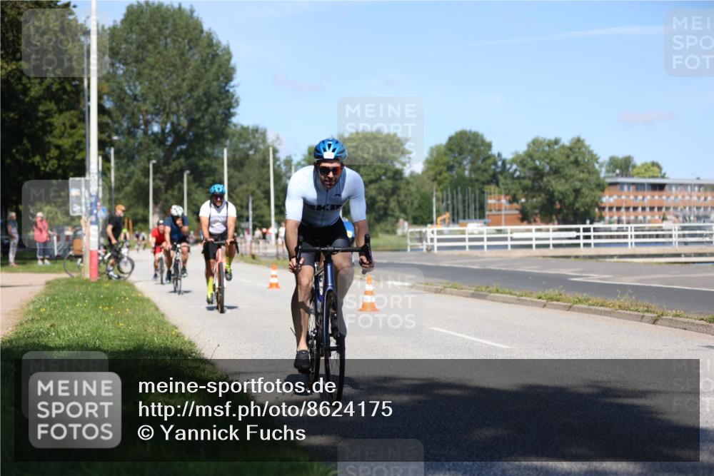17.08.2025 - KN Förde Triathlon 2025 Yannick Fuchs http://msf.ph/oto/8624175 17.08.2025 11:25:38 Radfahren 288, 296, 307, 349, 372, 610, 633, 285, 295, 617, 629, 630, 632, 633 meine-sportfotos.de