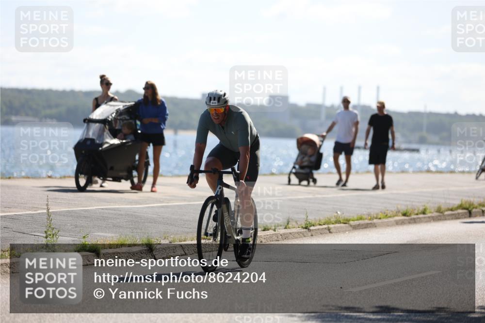 17.08.2025 - KN Förde Triathlon 2025 Yannick Fuchs http://msf.ph/oto/8624204 17.08.2025 11:25:53 Radfahren 310, 345, 351, 353, 354, 361, 368, 612, 614, 619, 622, 643, 332, 351, 622, 642 meine-sportfotos.de