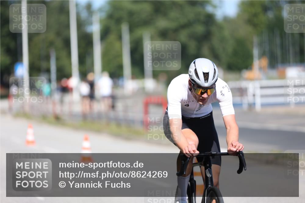 17.08.2025 - KN Förde Triathlon 2025 Yannick Fuchs http://msf.ph/oto/8624269 17.08.2025 11:27:38 Radfahren 299, 332, 361, 608, 623, 628, 636, 310, 368, 622 meine-sportfotos.de