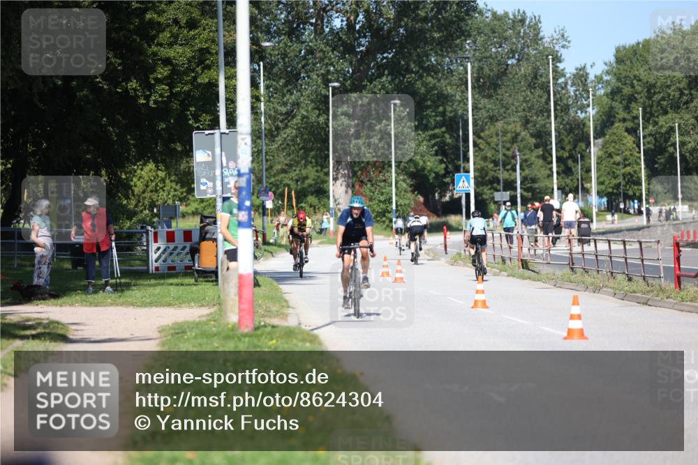 17.08.2025 - KN Förde Triathlon 2025 Yannick Fuchs http://msf.ph/oto/8624304 17.08.2025 11:28:00 Radfahren 264, 282, 297, 304, 320, 369, 626, 282, 319, 323, 382, 615, 618, 624, 627 meine-sportfotos.de
