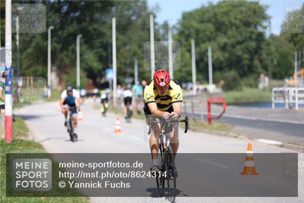 17.08.2025 - KN Förde Triathlon 2025 Yannick Fuchs http://msf.ph/oto/8624314 17.08.2025 11:28:06 Radfahren 297, 304, 369, 626, 264, 282, 320 meine-sportfotos.de