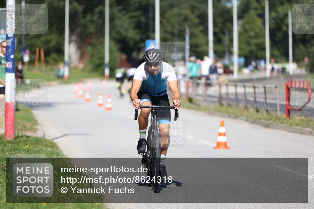 17.08.2025 - KN Förde Triathlon 2025 Yannick Fuchs http://msf.ph/oto/8624318 17.08.2025 11:28:07 Radfahren 297, 304, 369, 626, 264, 320, 369 meine-sportfotos.de