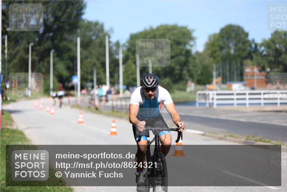 17.08.2025 - KN Förde Triathlon 2025 Yannick Fuchs http://msf.ph/oto/8624321 17.08.2025 11:28:08 Radfahren 297, 304, 626, 264, 369 meine-sportfotos.de