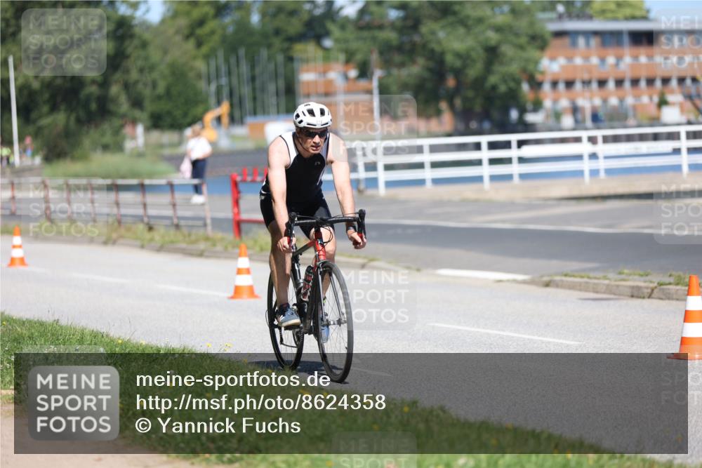 17.08.2025 - KN Förde Triathlon 2025 Yannick Fuchs http://msf.ph/oto/8624358 17.08.2025 11:31:06 Radfahren 275, 287, 302, 312, 325, 334, 607, 631, 270, 334 meine-sportfotos.de