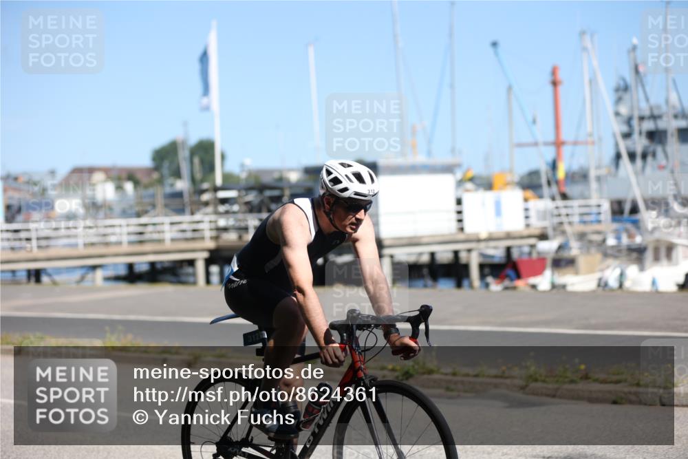 17.08.2025 - KN Förde Triathlon 2025 Yannick Fuchs http://msf.ph/oto/8624361 17.08.2025 11:31:07 Radfahren 267, 275, 287, 302, 312, 325, 607, 631, 270, 334 meine-sportfotos.de