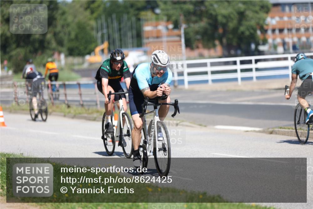 17.08.2025 - KN Förde Triathlon 2025 Yannick Fuchs http://msf.ph/oto/8624425 17.08.2025 11:31:42 Radfahren 273, 318, 321, 327, 331, 603, 283, 311, 321, 387, 620 meine-sportfotos.de
