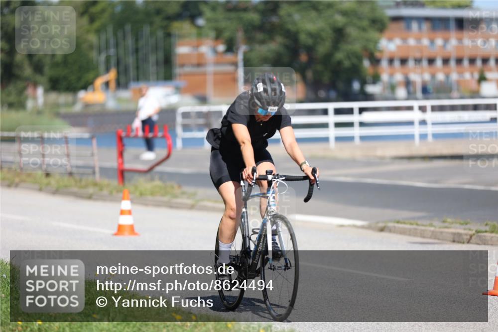 17.08.2025 - KN Förde Triathlon 2025 Yannick Fuchs http://msf.ph/oto/8624494 17.08.2025 11:32:32 Radfahren 291, 324, 363, 375, 604, 338, 364 meine-sportfotos.de
