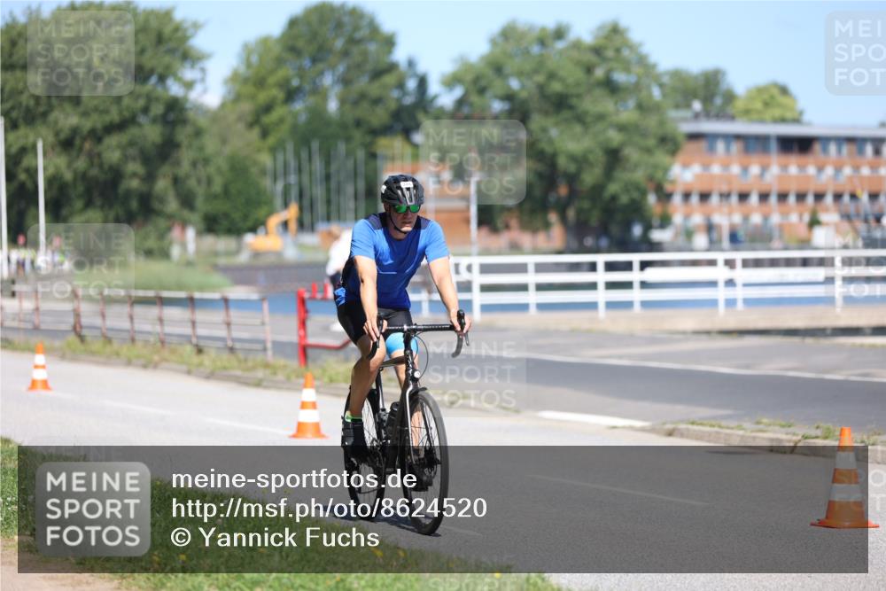 17.08.2025 - KN Förde Triathlon 2025 Yannick Fuchs http://msf.ph/oto/8624520 17.08.2025 11:32:54 Radfahren 302, 325, 348, 360, 334, 365, 607 meine-sportfotos.de