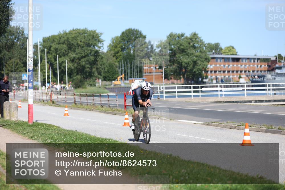 17.08.2025 - KN Förde Triathlon 2025 Yannick Fuchs http://msf.ph/oto/8624573 17.08.2025 11:33:26 Radfahren 280, 284, 296, 311, 327, 329, 339, 341, 350, 601, 633, 642, 327 meine-sportfotos.de