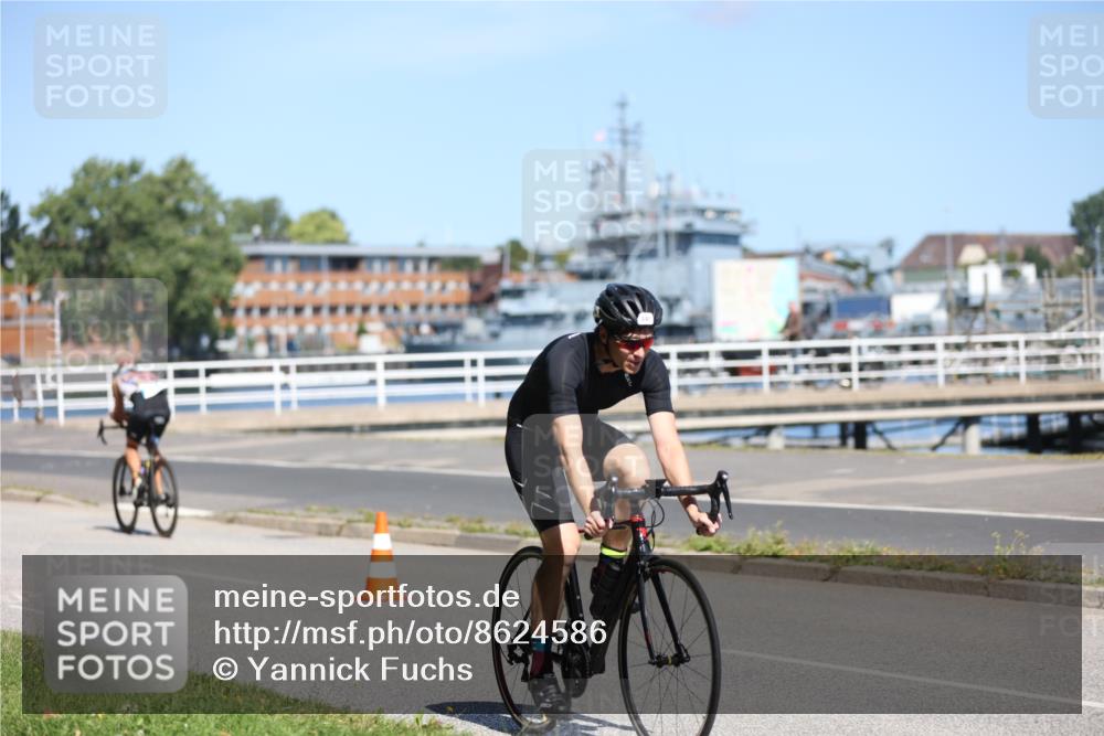 17.08.2025 - KN Förde Triathlon 2025 Yannick Fuchs http://msf.ph/oto/8624586 17.08.2025 11:33:31 Radfahren 311, 329, 339, 341, 343, 350, 371, 374, 633, 638, 642, 280, 284, 296, 327, 350, 601 meine-sportfotos.de