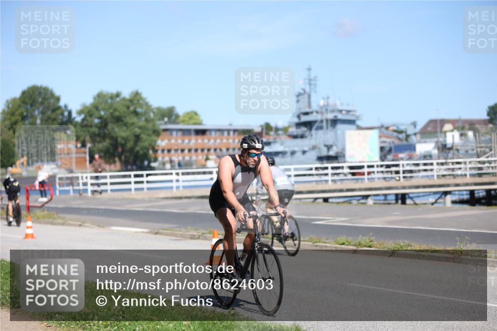 17.08.2025 - KN Förde Triathlon 2025 Yannick Fuchs http://msf.ph/oto/8624603 17.08.2025 11:33:39 Radfahren 293, 306, 343, 356, 371, 374, 389, 613, 638, 311, 329, 339, 341, 371, 633 meine-sportfotos.de