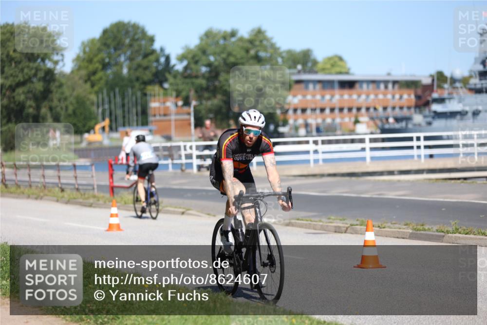 17.08.2025 - KN Förde Triathlon 2025 Yannick Fuchs http://msf.ph/oto/8624607 17.08.2025 11:33:41 Radfahren 293, 306, 343, 356, 370, 374, 389, 613, 638, 311, 371, 374, 633 meine-sportfotos.de