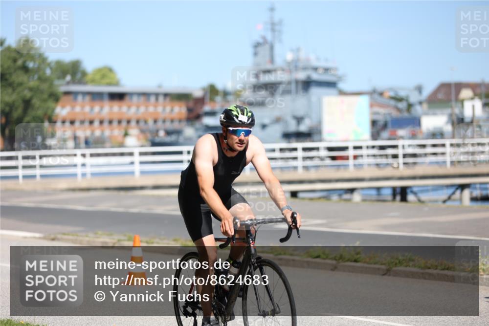 17.08.2025 - KN Förde Triathlon 2025 Yannick Fuchs http://msf.ph/oto/8624683 17.08.2025 11:34:54 Radfahren 271, 295, 296, 353, 354, 362, 372, 619, 633, 642, 643, 303, 328, 354, 363, 608 meine-sportfotos.de