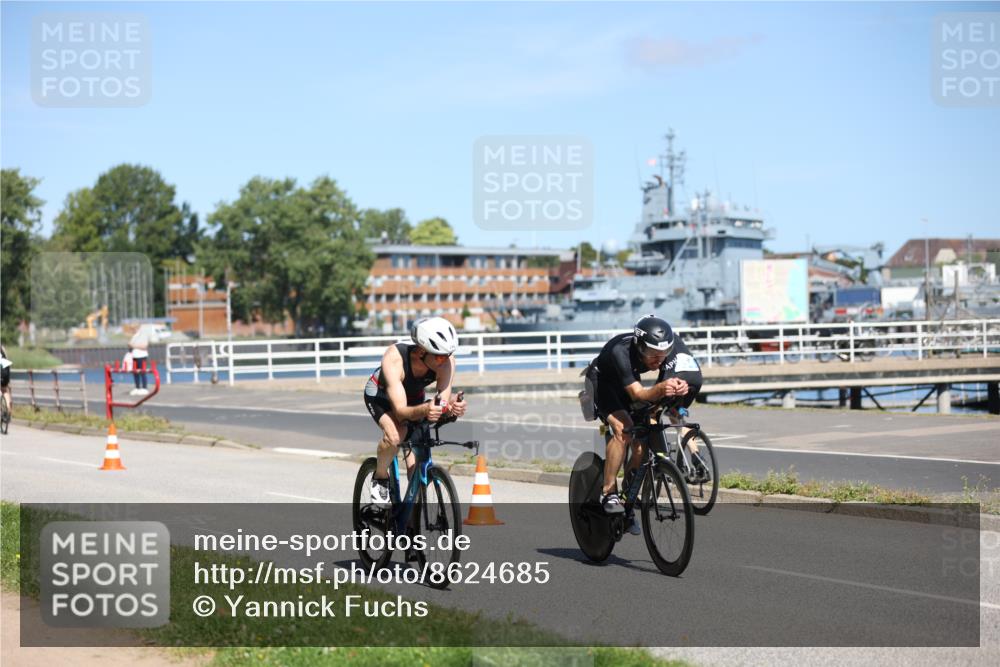 17.08.2025 - KN Förde Triathlon 2025 Yannick Fuchs http://msf.ph/oto/8624685 17.08.2025 11:34:54 Radfahren 271, 295, 296, 353, 354, 362, 372, 619, 633, 642, 643, 303, 328, 354, 363, 608 meine-sportfotos.de