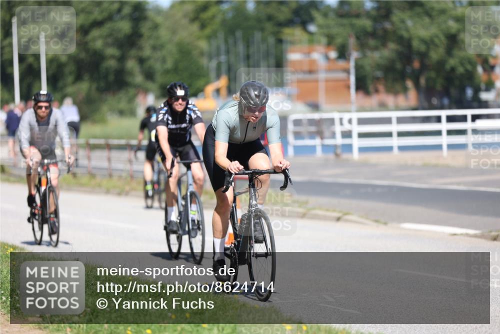 17.08.2025 - KN Förde Triathlon 2025 Yannick Fuchs http://msf.ph/oto/8624714 17.08.2025 11:35:17 Radfahren 329, 345, 350, 371, 374, 601, 610, 613, 638, 350, 617 meine-sportfotos.de