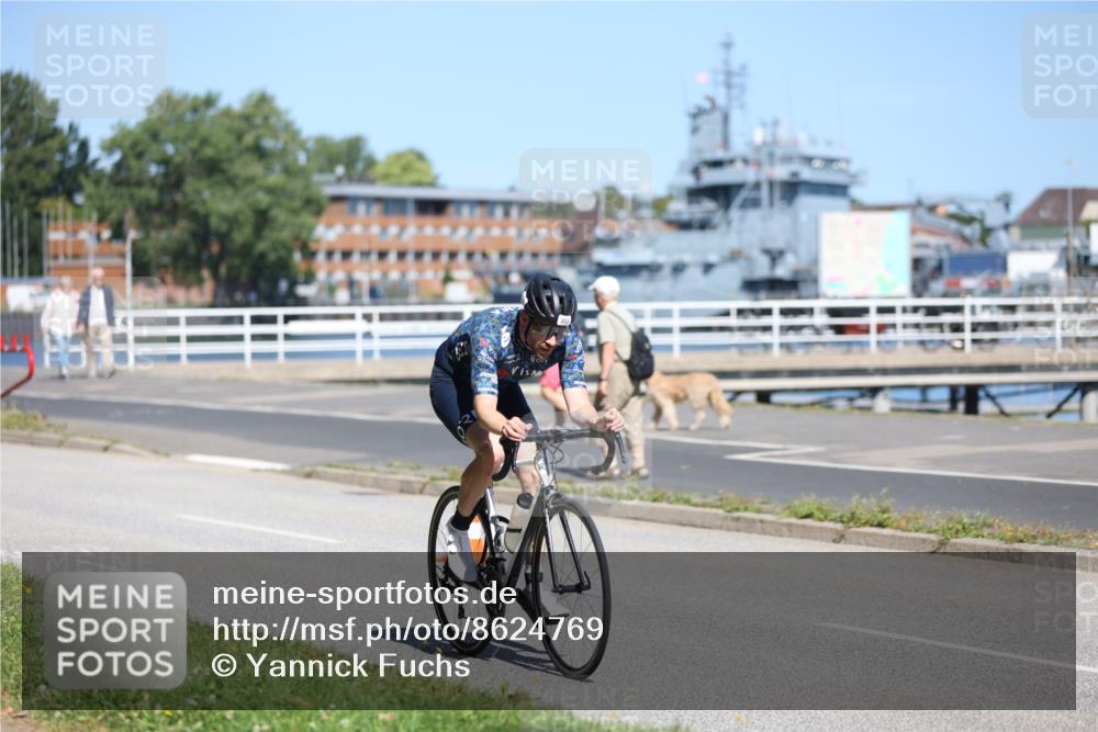17.08.2025 - KN Förde Triathlon 2025 Yannick Fuchs http://msf.ph/oto/8624769 17.08.2025 11:35:49 Radfahren 330, 384, 307, 310, 380, 609 meine-sportfotos.de