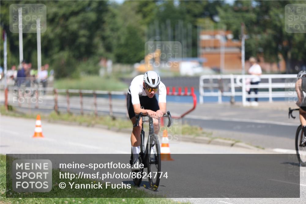 17.08.2025 - KN Förde Triathlon 2025 Yannick Fuchs http://msf.ph/oto/8624774 17.08.2025 11:36:03 Radfahren 300, 326, 352, 608, 612, 635, 368 meine-sportfotos.de
