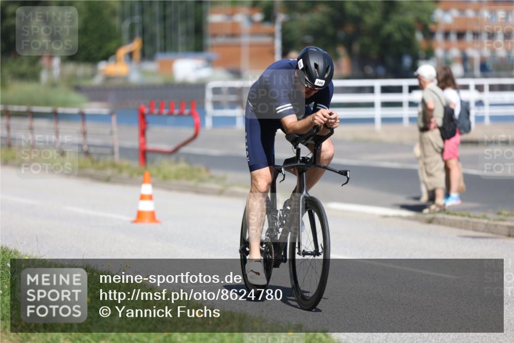17.08.2025 - KN Förde Triathlon 2025 Yannick Fuchs http://msf.ph/oto/8624780 17.08.2025 11:36:06 Radfahren 300, 309, 326, 352, 608, 612, 635, 368 meine-sportfotos.de