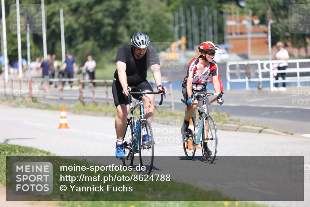 17.08.2025 - KN Förde Triathlon 2025 Yannick Fuchs http://msf.ph/oto/8624788 17.08.2025 11:36:09 Radfahren 300, 309, 326, 352, 612, 635, 608 meine-sportfotos.de