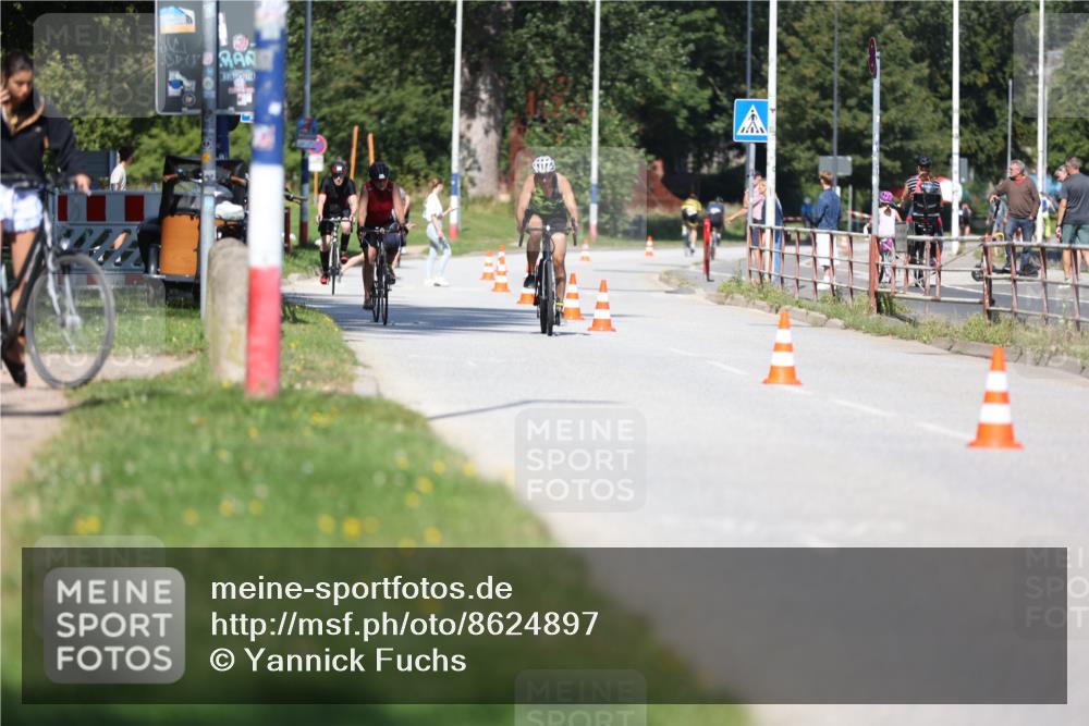 17.08.2025 - KN Förde Triathlon 2025 Yannick Fuchs http://msf.ph/oto/8624897 17.08.2025 11:37:23 Radfahren 332, 373, 377, 380, 609, 614, 615, 310, 373, 615, 629 meine-sportfotos.de