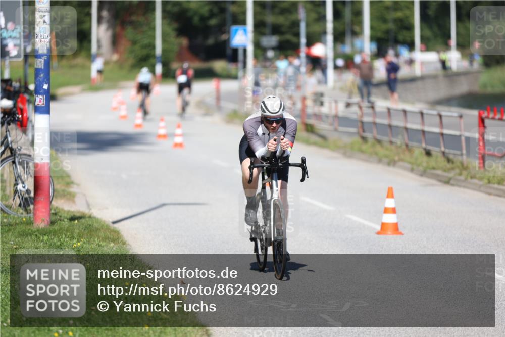 17.08.2025 - KN Förde Triathlon 2025 Yannick Fuchs http://msf.ph/oto/8624929 17.08.2025 11:38:52 Radfahren 304, 615, 627, 282, 626 meine-sportfotos.de