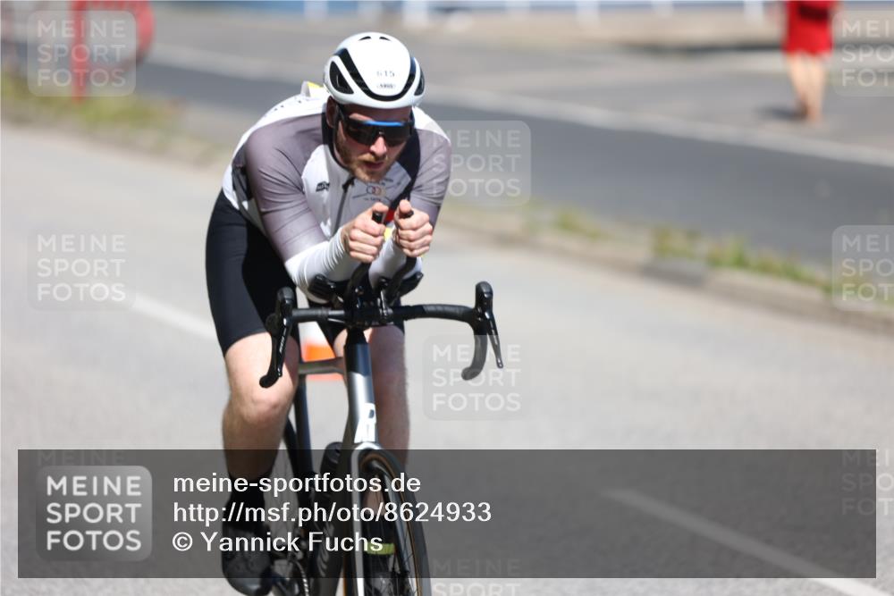 17.08.2025 - KN Förde Triathlon 2025 Yannick Fuchs http://msf.ph/oto/8624933 17.08.2025 11:38:53 Radfahren 304, 615, 627, 282, 304, 626 meine-sportfotos.de