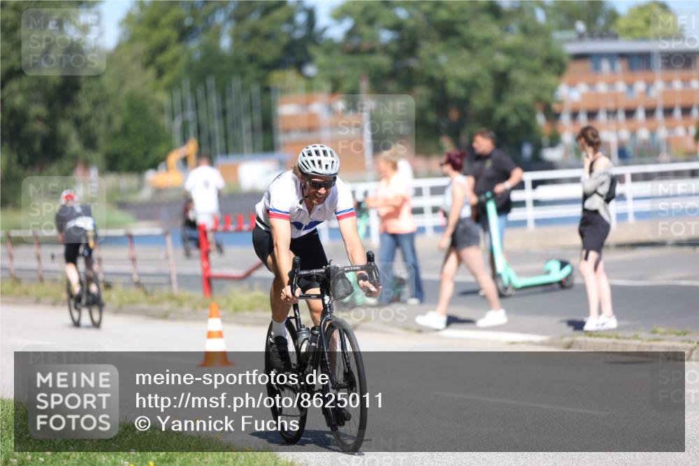 17.08.2025 - KN Förde Triathlon 2025 Yannick Fuchs http://msf.ph/oto/8625011 17.08.2025 11:41:17 Radfahren 279, 324, 604, 628, 387 meine-sportfotos.de