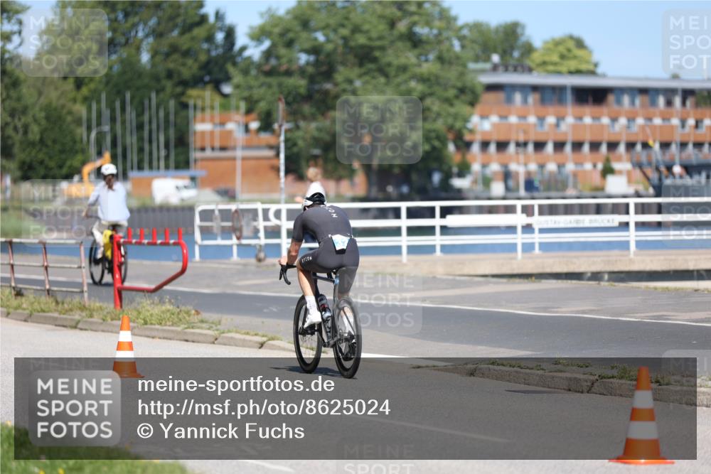 17.08.2025 - KN Förde Triathlon 2025 Yannick Fuchs http://msf.ph/oto/8625024 17.08.2025 11:41:27 Radfahren 604, 279, 324, 628 meine-sportfotos.de