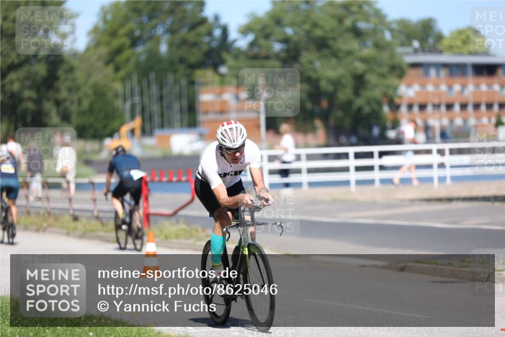 17.08.2025 - KN Förde Triathlon 2025 Yannick Fuchs http://msf.ph/oto/8625046 17.08.2025 11:42:10 Radfahren 302, 321, 327, 341, 355, 605, 312, 331, 338, 339, 607 meine-sportfotos.de