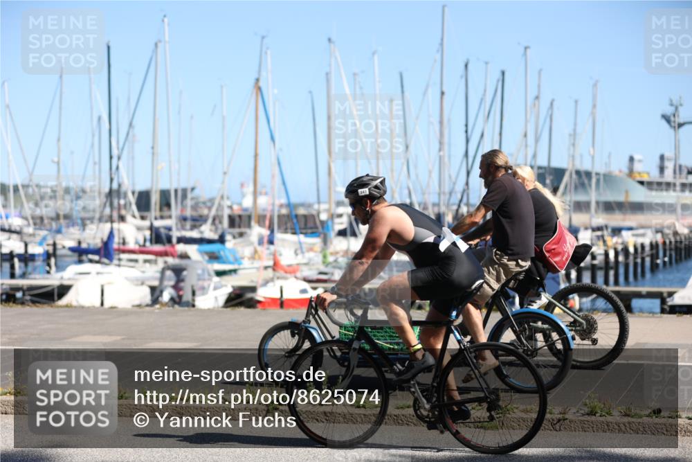 17.08.2025 - KN Förde Triathlon 2025 Yannick Fuchs http://msf.ph/oto/8625074 17.08.2025 11:42:35 Radfahren 318, 325, 343, 387, 390, 385 meine-sportfotos.de
