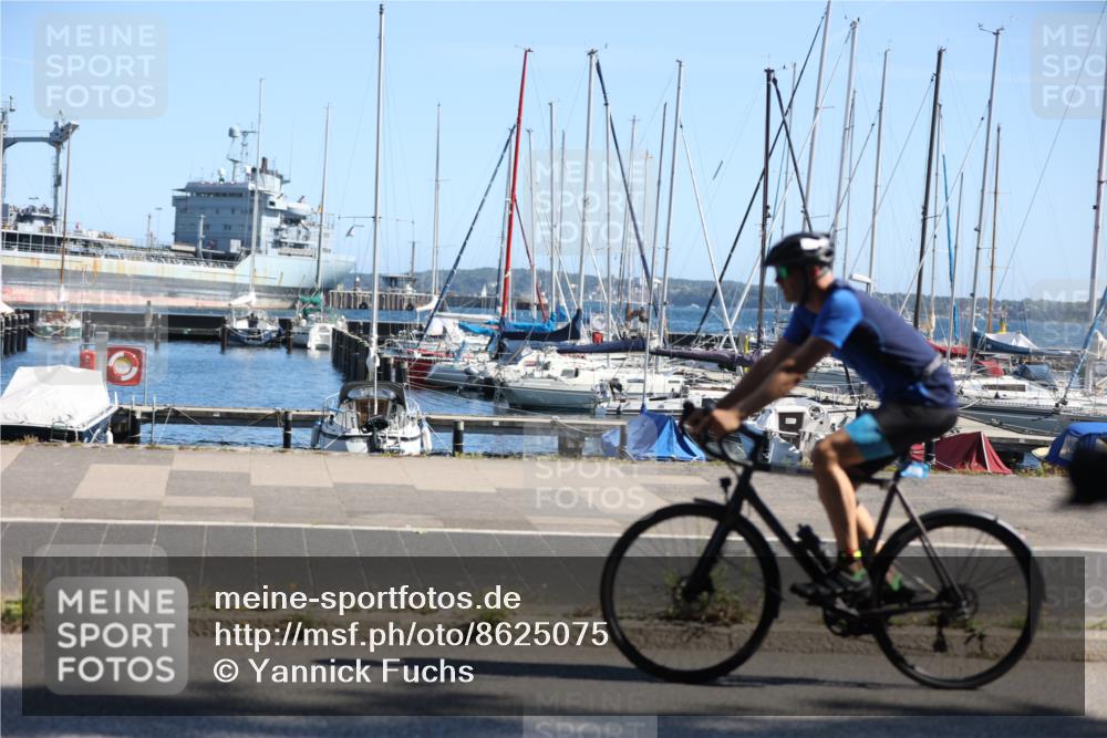 17.08.2025 - KN Förde Triathlon 2025 Yannick Fuchs http://msf.ph/oto/8625075 17.08.2025 11:42:36 Radfahren 318, 325, 343, 387, 390, 602, 343, 385 meine-sportfotos.de