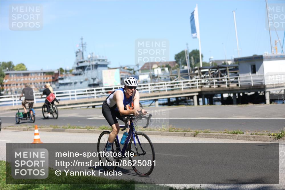 17.08.2025 - KN Förde Triathlon 2025 Yannick Fuchs http://msf.ph/oto/8625081 17.08.2025 11:42:39 Radfahren 318, 387, 390, 602, 634, 642, 325, 343 meine-sportfotos.de