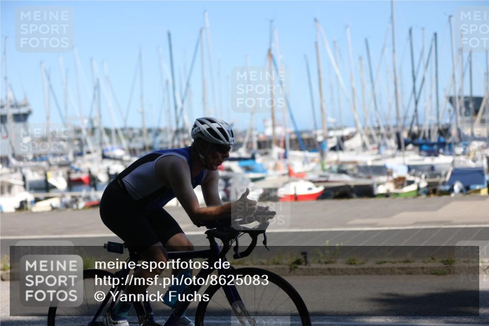 17.08.2025 - KN Förde Triathlon 2025 Yannick Fuchs http://msf.ph/oto/8625083 17.08.2025 11:42:40 Radfahren 318, 387, 390, 602, 634, 642, 325, 343 meine-sportfotos.de