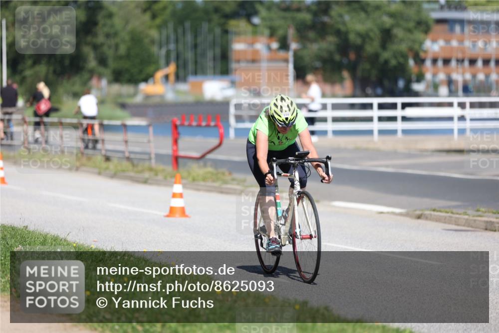 17.08.2025 - KN Förde Triathlon 2025 Yannick Fuchs http://msf.ph/oto/8625093 17.08.2025 11:42:46 Radfahren 379, 387, 390, 602, 634, 642, 318, 387, 390 meine-sportfotos.de